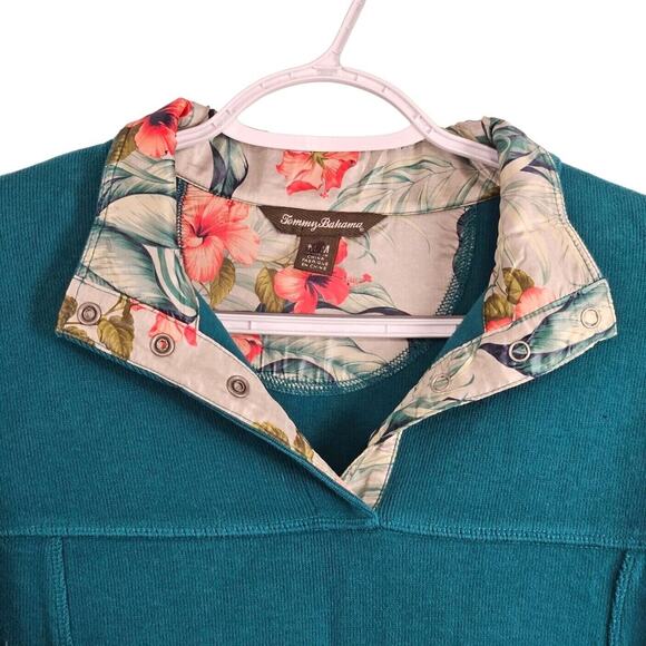 Tommy Bahama Womens Pullover Sweater Size M Floral Satin Trim Snap Collar - Picture 2 of 8